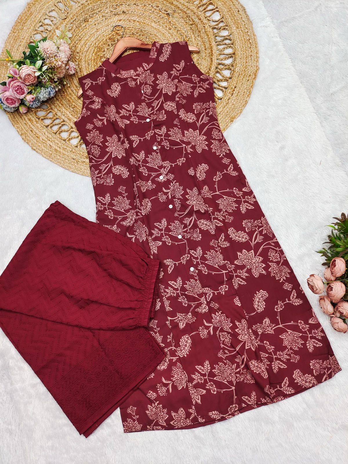 Digital Print Sleeveless Kurti with Chikankari Self Design Bottom Set – Knee Length Ethnic Wear for Women